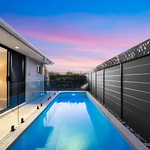 Charming Group Getaway - 9 Mins To Burleigh Gold Coast